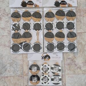 Debu Lily Christmas Holiday Picture Frame And Chalk Table Setting Clips